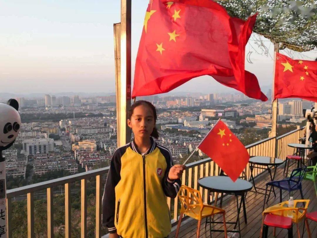 救援困倦的男孩